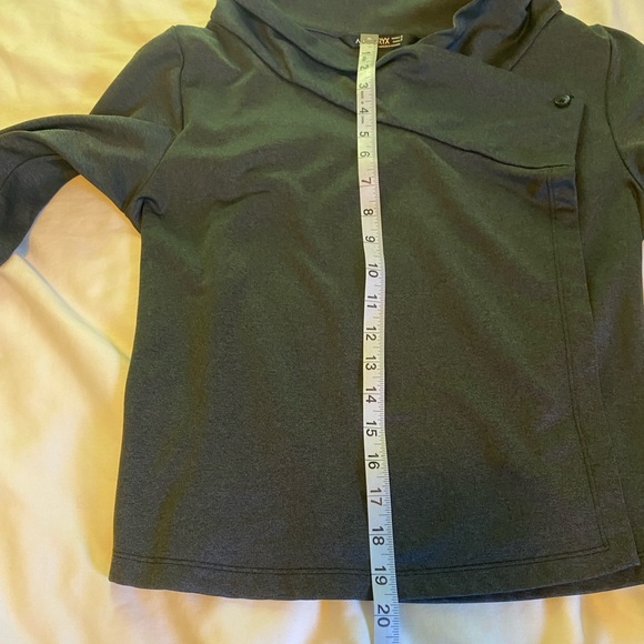 Arcteryx charcoal gray Cardigan Sweater Shirt Size women’s small. LIKE NEW - Picture 7 of 10